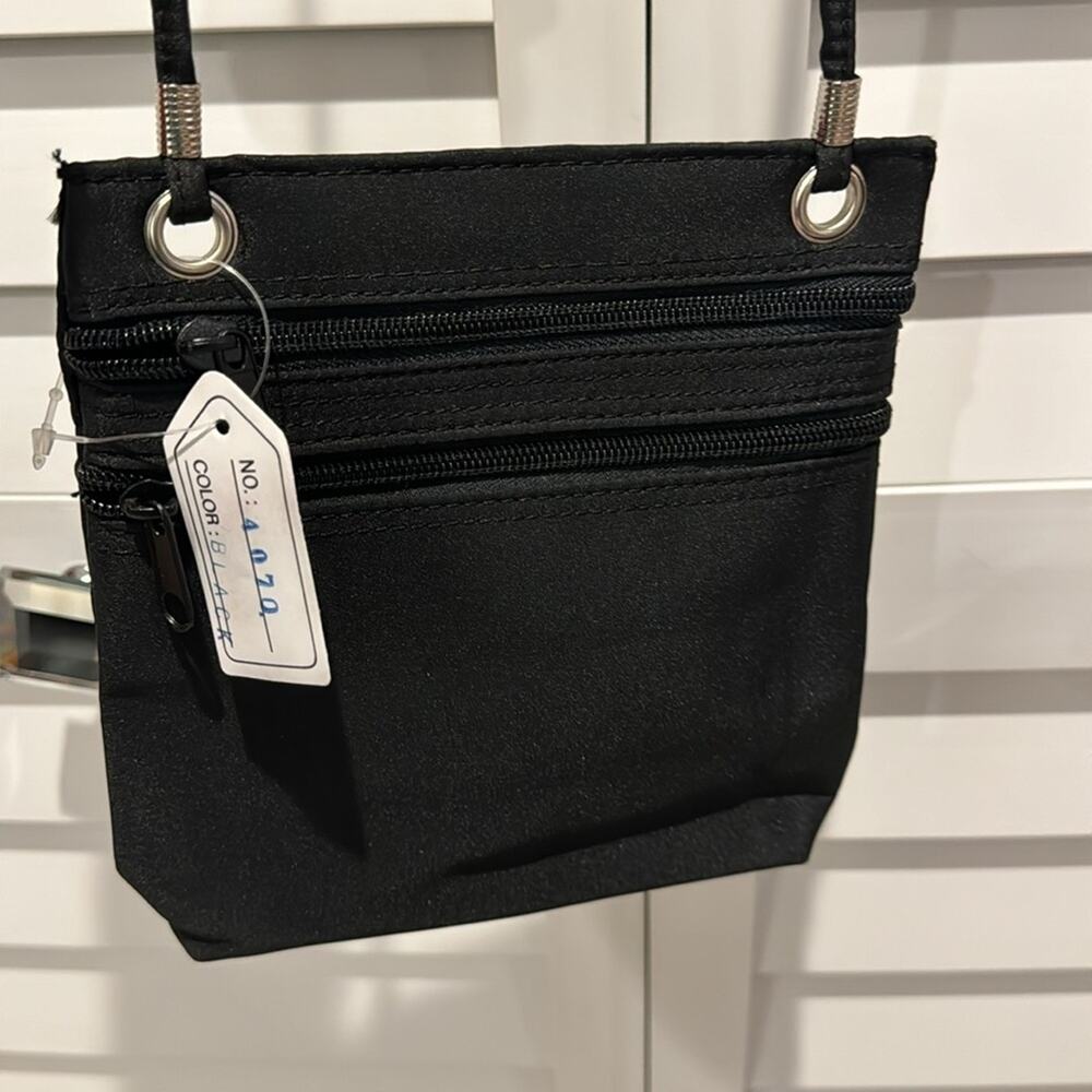 Non branded NWT Combo Shoulder and Crossbody Bag in black. - Picture 4 of 12